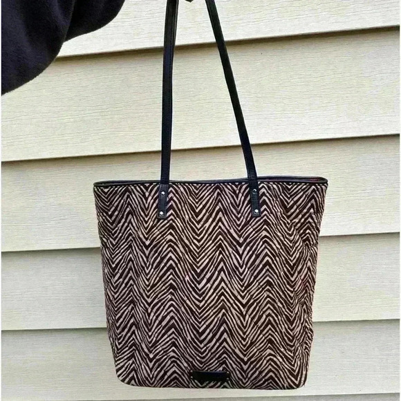 VERA BRADLEY Black & Tan quilted Shoulder Tote Bag Large/Floral Lining - Picture 3 of 12